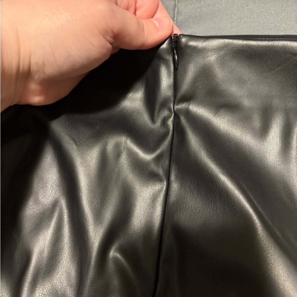 CIDER NWT Women’s Plus Black Faux Leather Mini Skirt Size 3XL - Picture 7 of 8